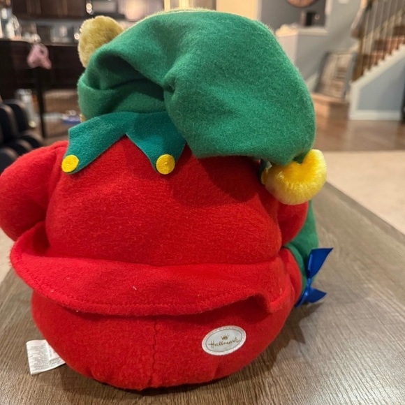 vintage Hallmark Chris the Elf Bear from the Santa's Workshop collection - Picture 2 of 3